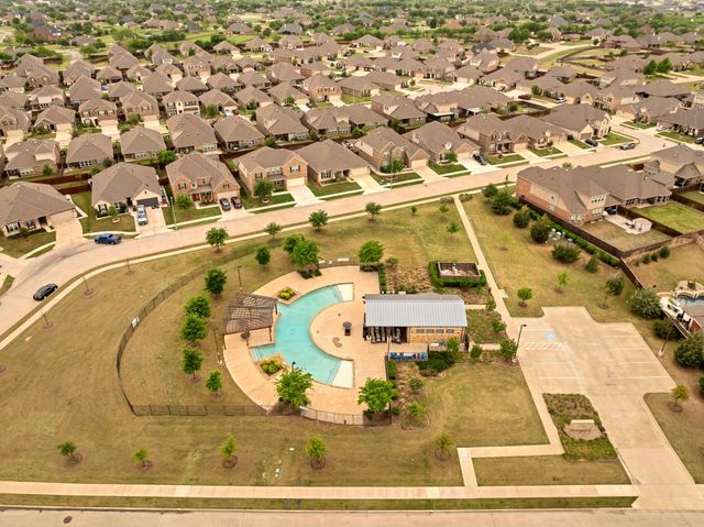 1016 Pinnacle Breeze Drive, Fort Worth, TX 76052