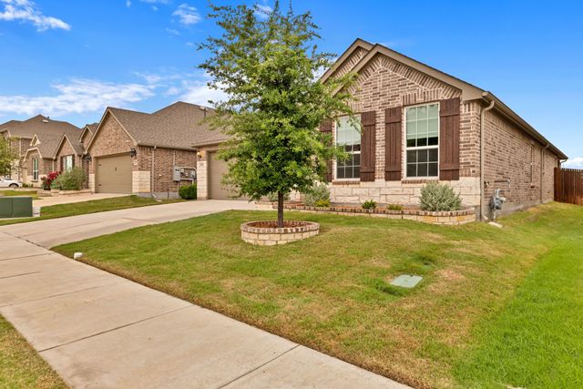 1016 Pinnacle Breeze Drive, Fort Worth, TX 76052