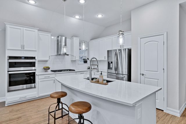 1016 Pinnacle Breeze Drive, Fort Worth, TX 76052