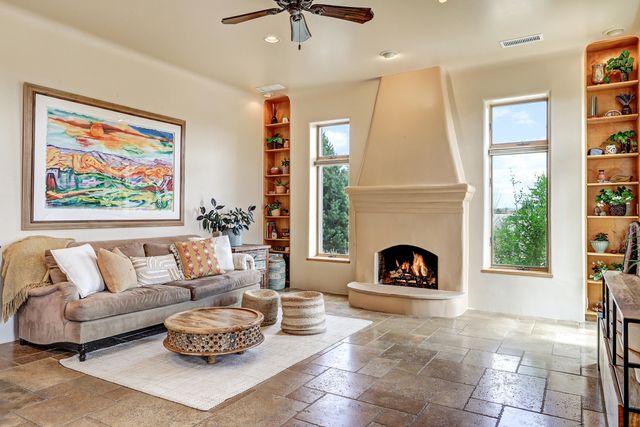 40 Hop Tree Trail, Corrales, NM 87048