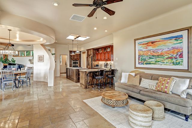 40 Hop Tree Trail, Corrales, NM 87048