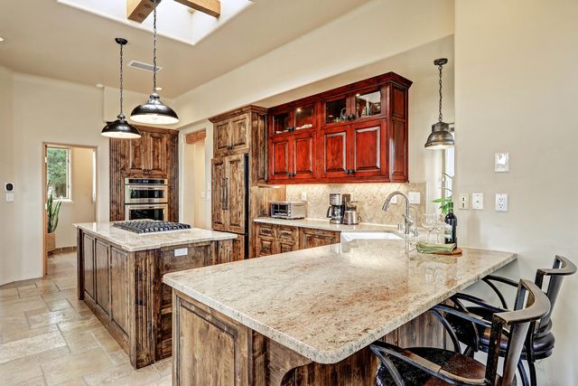 40 Hop Tree Trail, Corrales, NM 87048