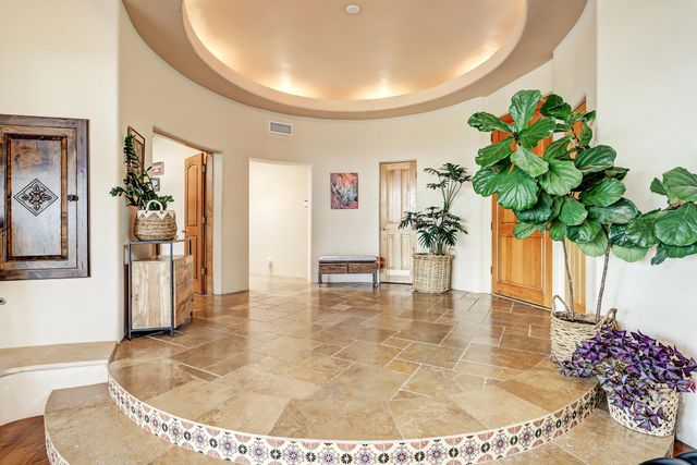 40 Hop Tree Trail, Corrales, NM 87048