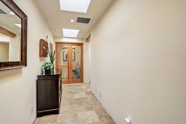 40 Hop Tree Trail, Corrales, NM 87048