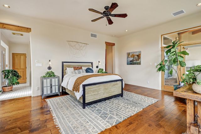 40 Hop Tree Trail, Corrales, NM 87048