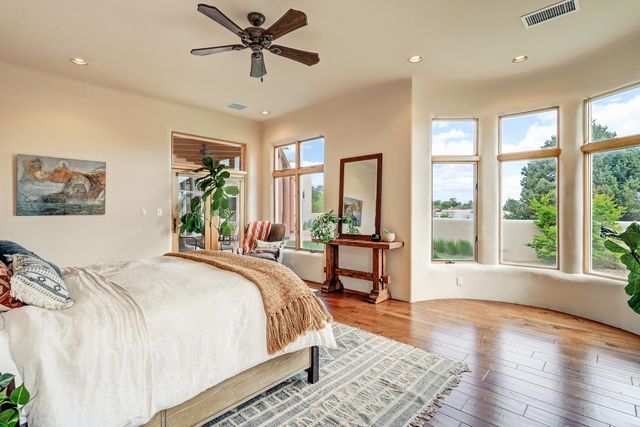 40 Hop Tree Trail, Corrales, NM 87048