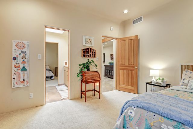 40 Hop Tree Trail, Corrales, NM 87048