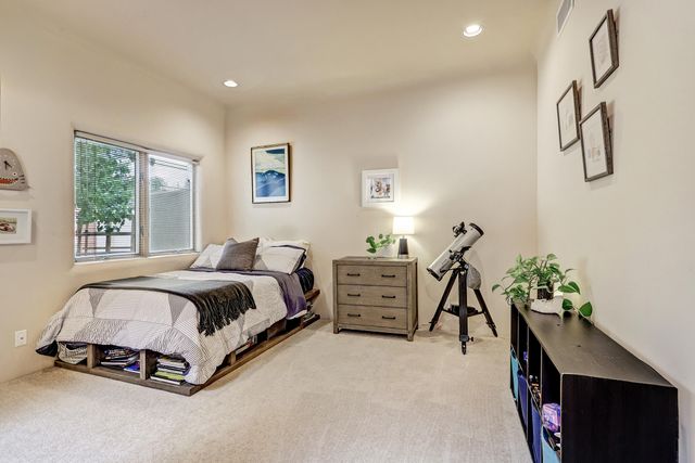 40 Hop Tree Trail, Corrales, NM 87048