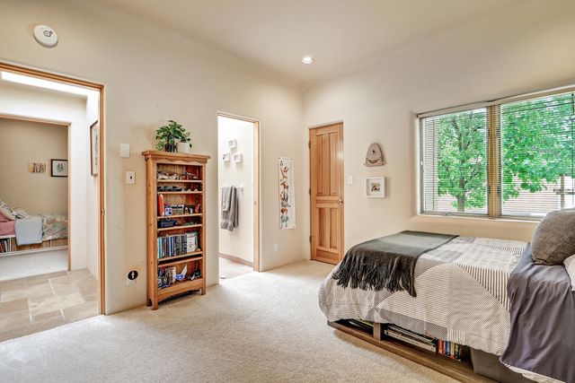 40 Hop Tree Trail, Corrales, NM 87048