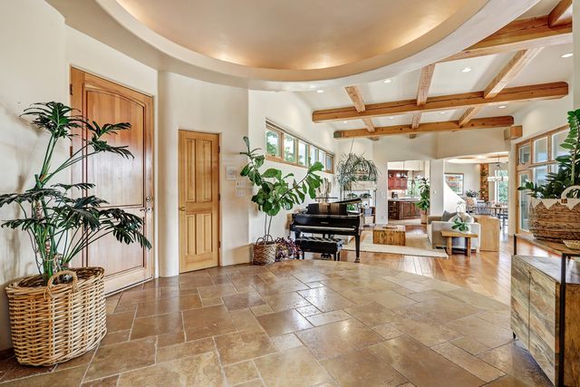 40 Hop Tree Trail, Corrales, NM 87048