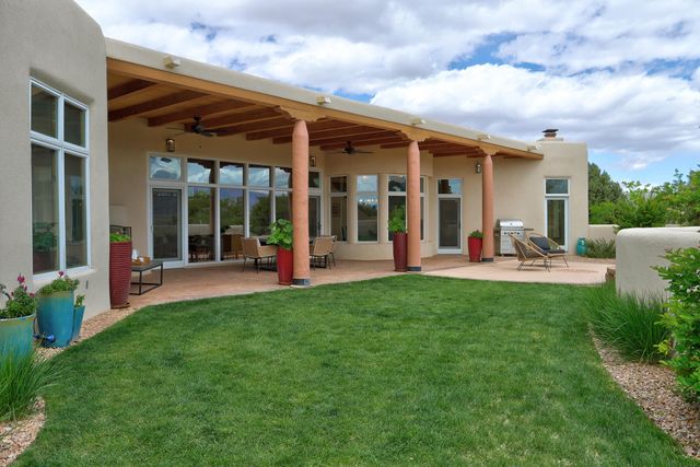 40 Hop Tree Trail, Corrales, NM 87048