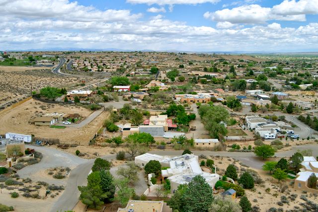 40 Hop Tree Trail, Corrales, NM 87048