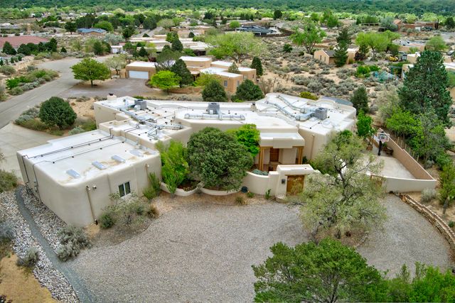 40 Hop Tree Trail, Corrales, NM 87048