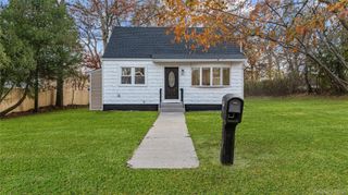 78 Carr Lane, Coram, NY 11727