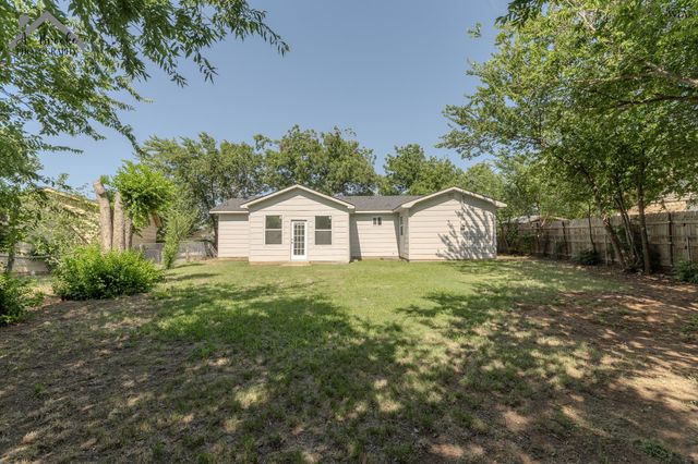 3910 CYNTHIA LANE, Wichita Falls, TX 76302