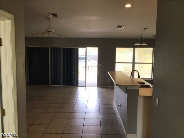 1522 Nelson RD N, Cape Coral, FL 33993