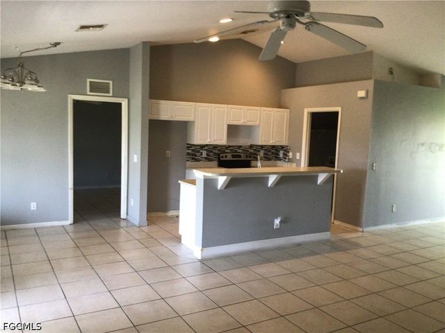 1522 Nelson RD N, Cape Coral, FL 33993