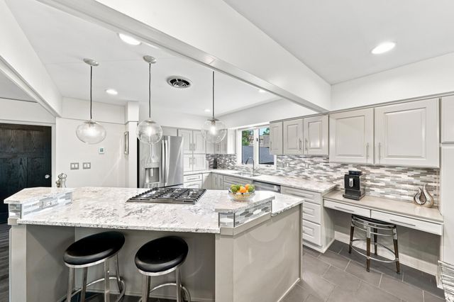104 Maddaus Lane, Golden Valley, MN 55416