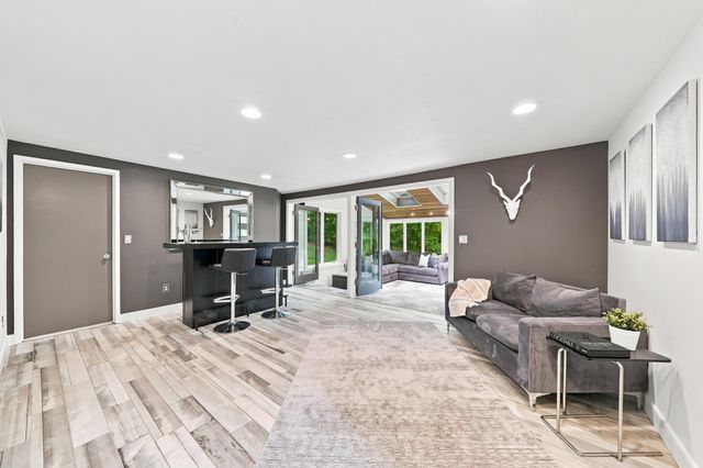 104 Maddaus Lane, Golden Valley, MN 55416