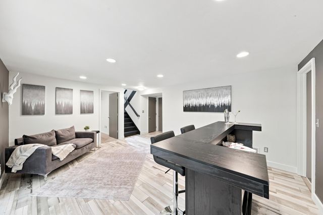 104 Maddaus Lane, Golden Valley, MN 55416