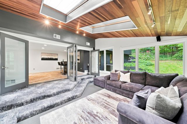 104 Maddaus Lane, Golden Valley, MN 55416