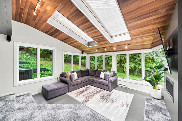 104 Maddaus Lane, Golden Valley, MN 55416