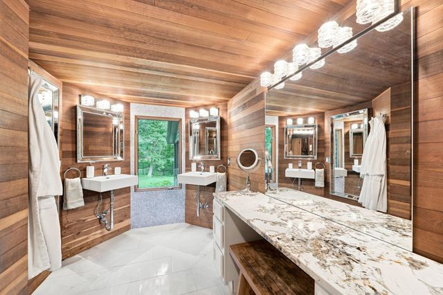 104 Maddaus Lane, Golden Valley, MN 55416