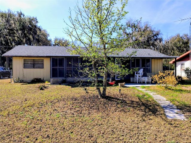 926 CR 467, Lake Panasoffkee, FL 33538