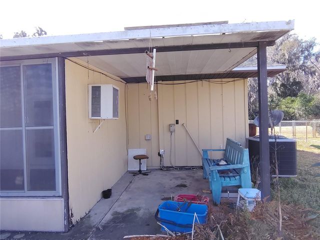 926 CR 467, Lake Panasoffkee, FL 33538