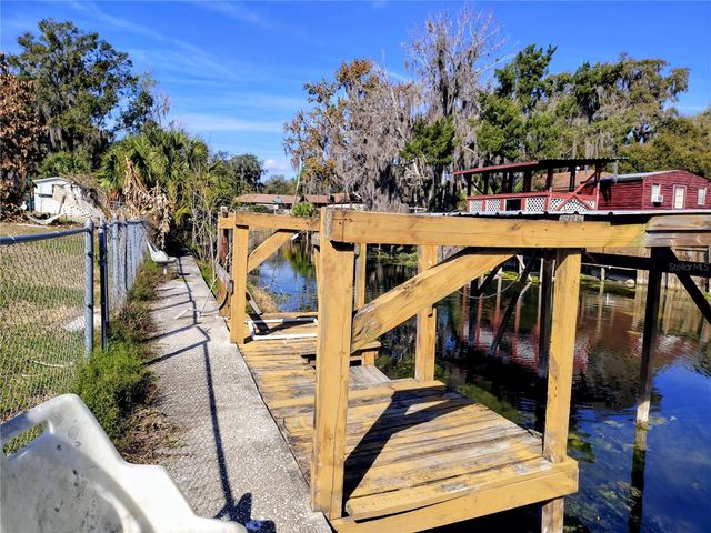 926 CR 467, Lake Panasoffkee, FL 33538