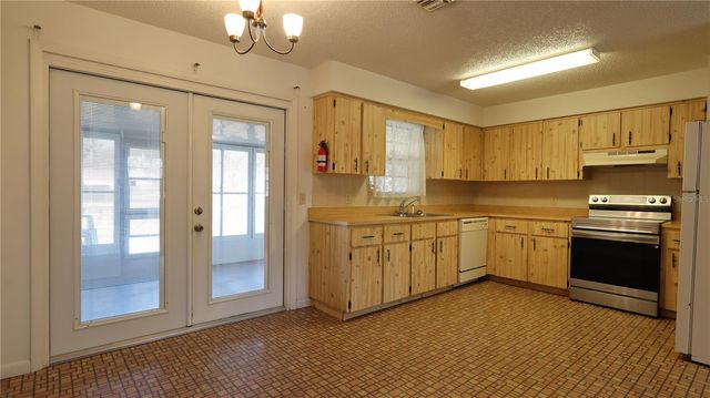 926 CR 467, Lake Panasoffkee, FL 33538