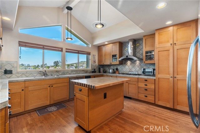 2210 Temple Hills Drive, Laguna Beach, CA 92651