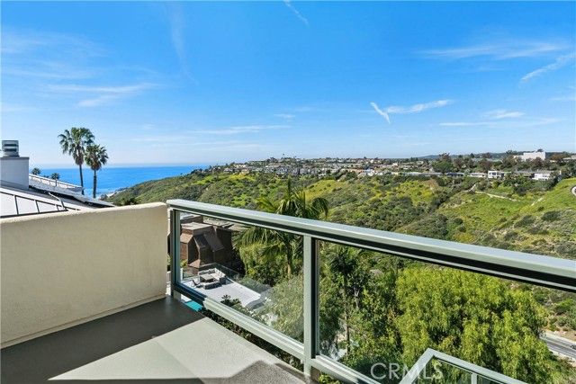 2210 Temple Hills Drive, Laguna Beach, CA 92651