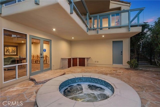 2210 Temple Hills Drive, Laguna Beach, CA 92651