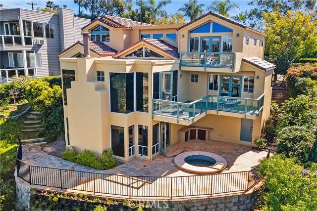 2210 Temple Hills Drive, Laguna Beach, CA 92651