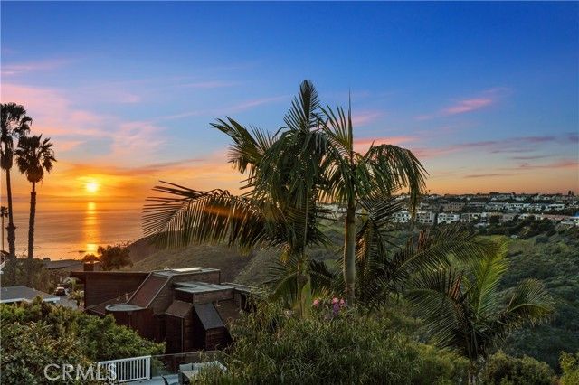 2210 Temple Hills Drive, Laguna Beach, CA 92651