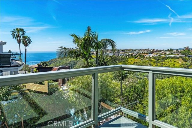 2210 Temple Hills Drive, Laguna Beach, CA 92651