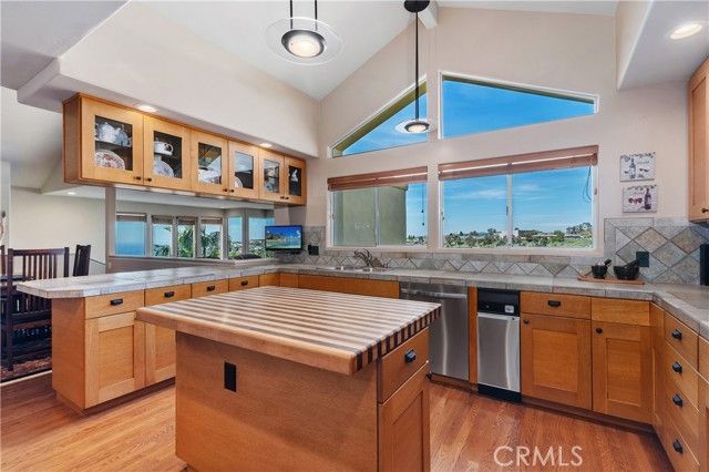 2210 Temple Hills Drive, Laguna Beach, CA 92651