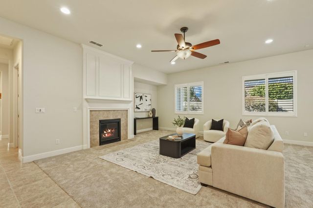 2419 Belle Glade Ln, Manteca, CA 95336