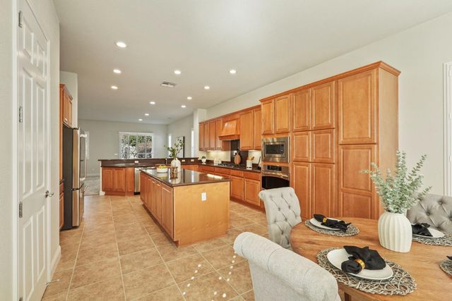 2419 Belle Glade Ln, Manteca, CA 95336