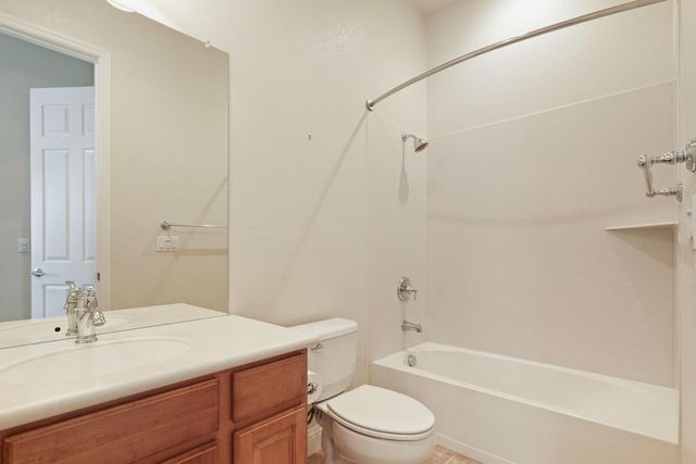 2419 Belle Glade Ln, Manteca, CA 95336