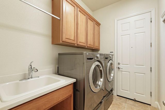 2419 Belle Glade Ln, Manteca, CA 95336