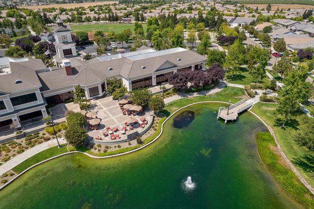 2419 Belle Glade Ln, Manteca, CA 95336