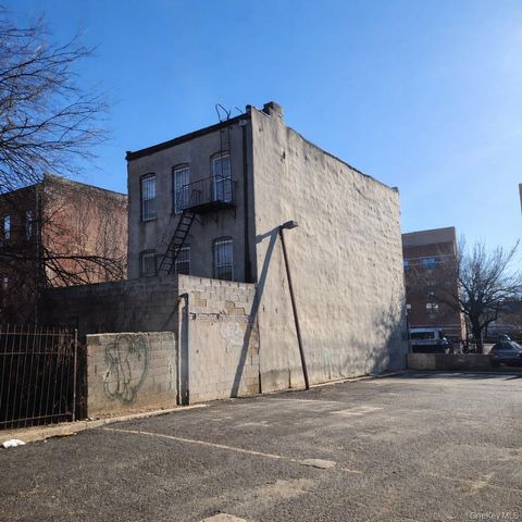 1705 St. Johns Place, Brooklyn, NY 11223