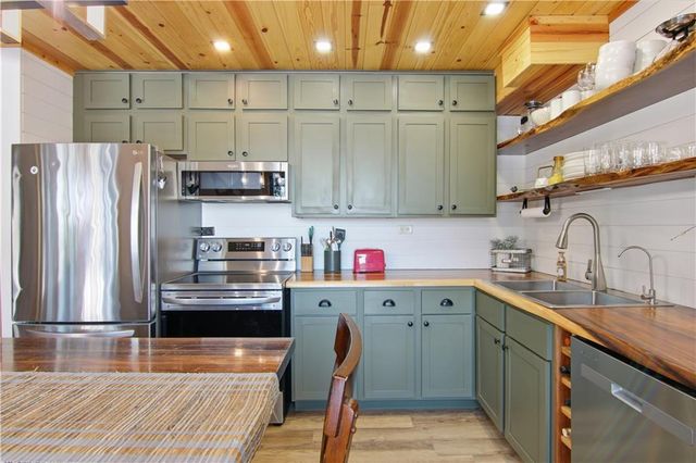 10570 East End Drive, Hayward, WI 54843