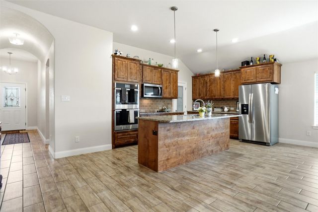 904 Avagail Avenue, Springtown, TX 76082