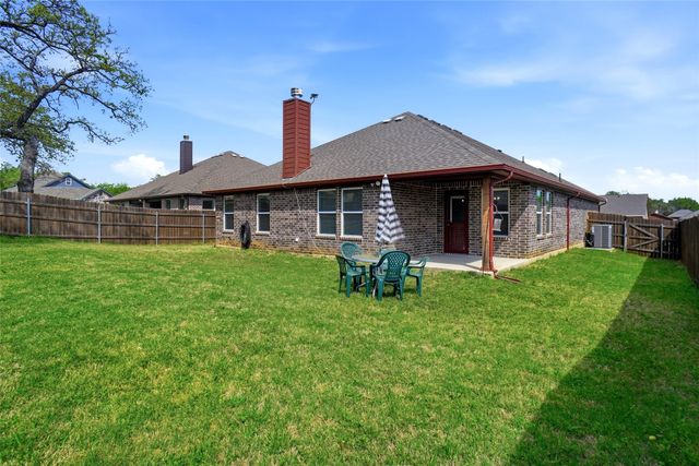 904 Avagail Avenue, Springtown, TX 76082