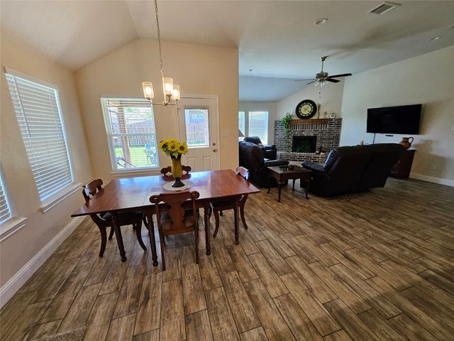 904 Avagail Avenue, Springtown, TX 76082