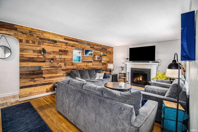 1422 Mckinley Avenue, South Bend, IN 46617