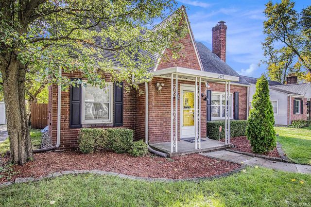 1422 Mckinley Avenue, South Bend, IN 46617